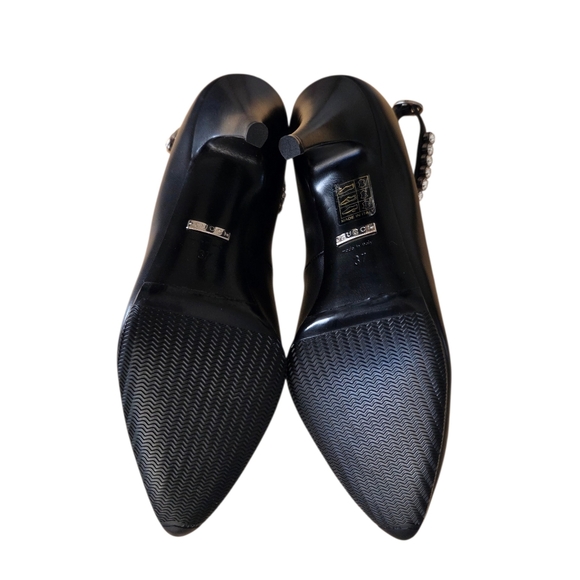 GUCCI Crystal Ankle Strap Leather Pumps Heels Black 37 Style # 590988